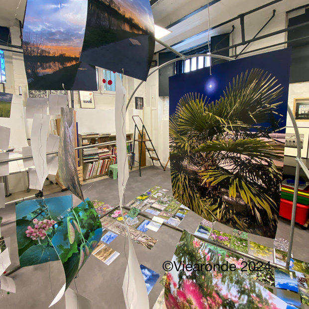 Viearonde élabore une installation photographique lors des POAA 2024
